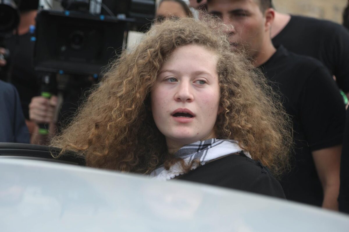 Adolescente palestina Ahed Tamimi em Ramallah, Cisjordânia, em 29 de julho de 2018 [Agência Issam Rimawi / Anadolu]