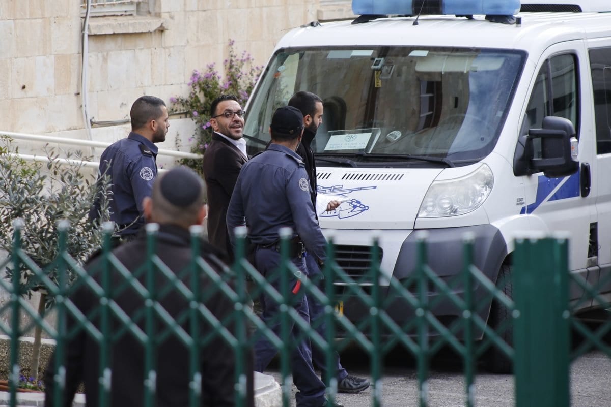 Governador de Jerusalém Adnan Ghaith é visto corte israelense ordenar sua soltura, em Jerusalém, 2 de dezembro de 2018 [Mostafa Alkharouf/Agência Anadolu]
