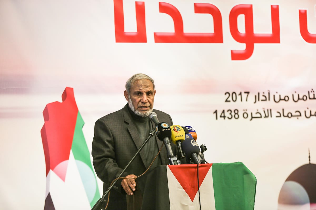 Mahmoud al-Zahar, figura de liderança do Hamas, discursa durante evento na Cidade de Gaza, em 8 de março de 2017 [Mustafa Hassona/Agência Anadolu]