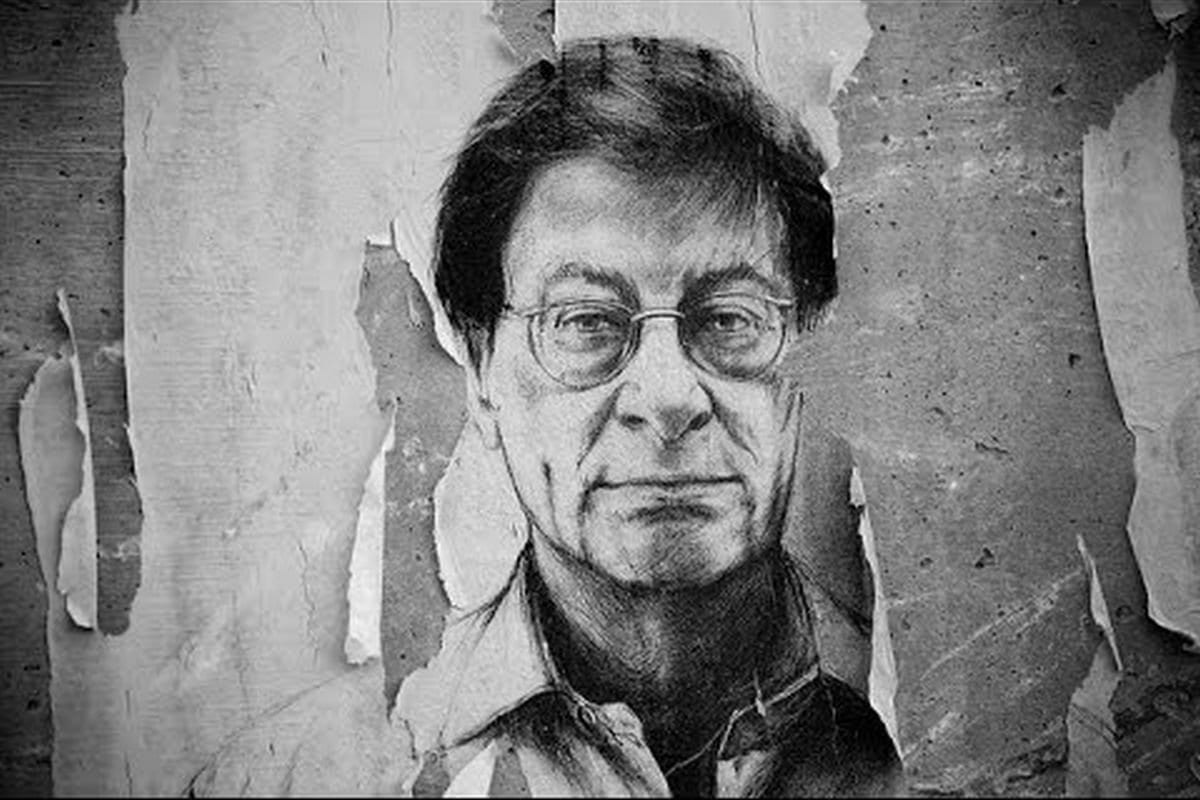 Poeta palestino Mahmoud Darwish [foto de arquivo]