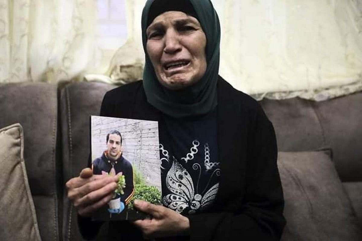 Mãe de Eyad Hallaq, um palestino autista que foi morto pelas forças israelenses em Jerusalém em 30 de maio de 2020 [Nós não somos Números/#Gaza / Twitter]