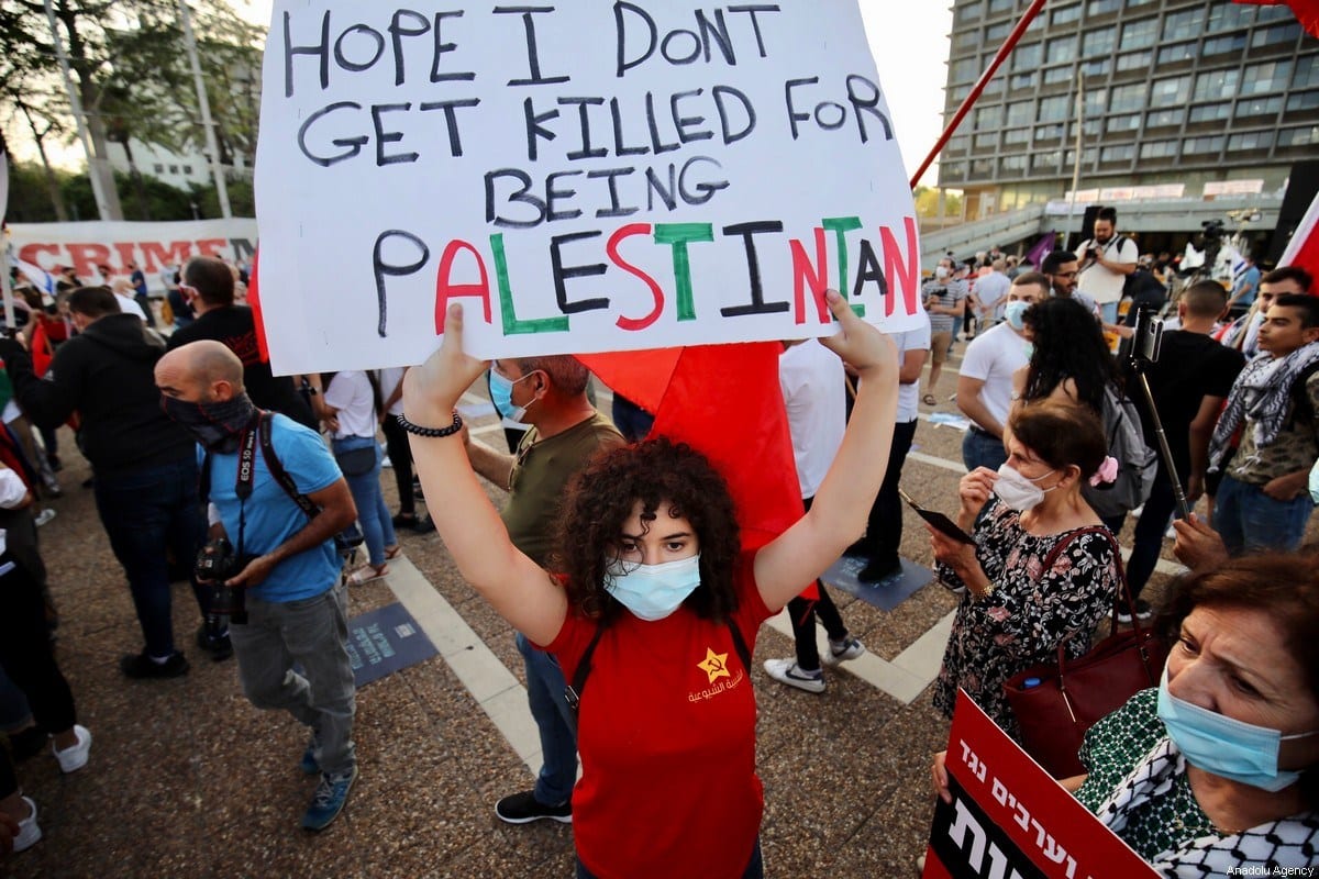 Os israelenses se reúnem para fazer uma manifestação para protestar contra o plano de anexação de Israel para os assentamentos ilegais em Tel Aviv, Israel em 6 de junho de 2020 [Agência Mostafa Alkharouf / Anadolu]