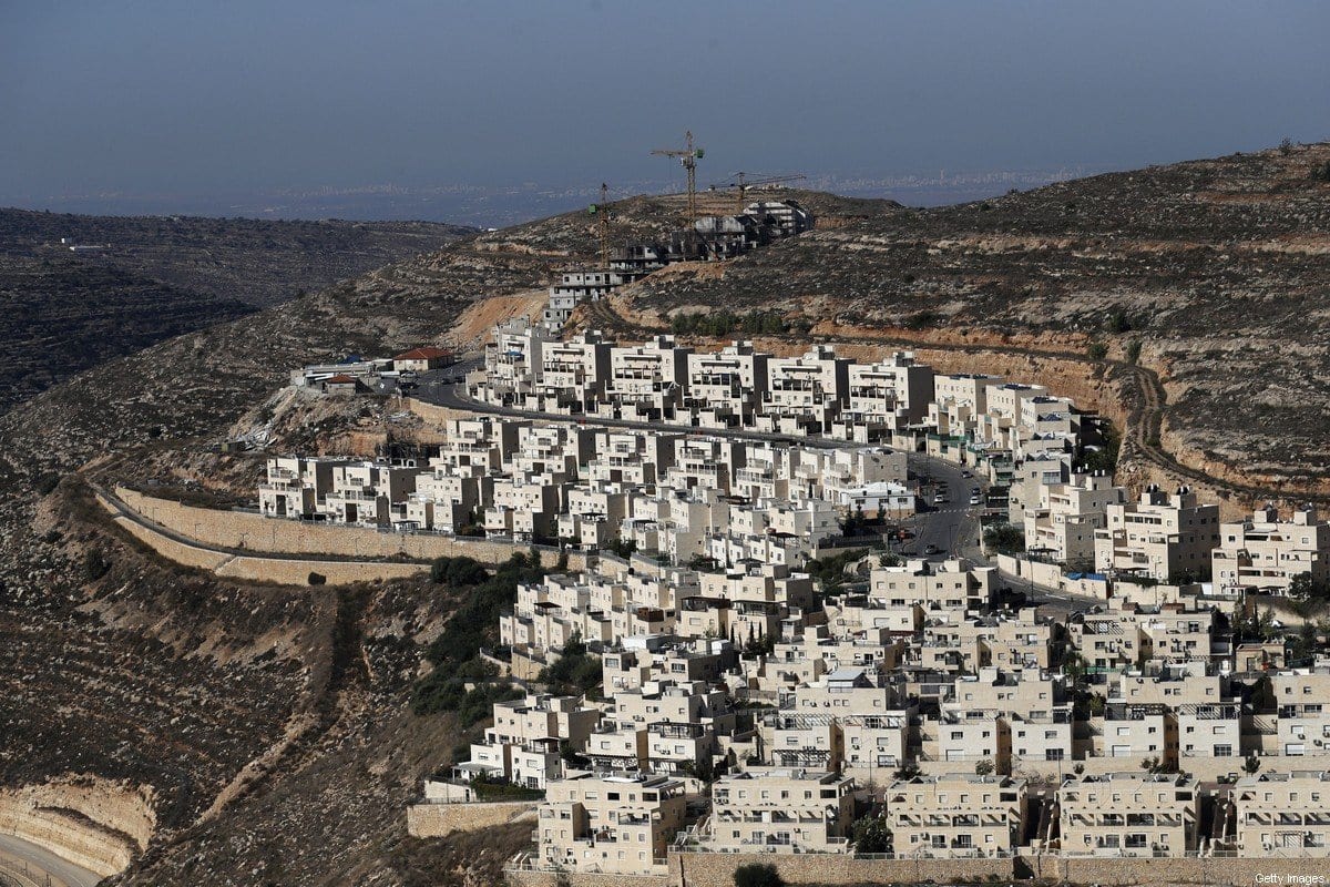 Assentamento israelense de Givat Zeev, perto da cidade palestina de Ramallah, na Cisjordânia ocupada, em 19 de novembro de 2019 [Ahmad Gharabli/AFP/Getty Images]