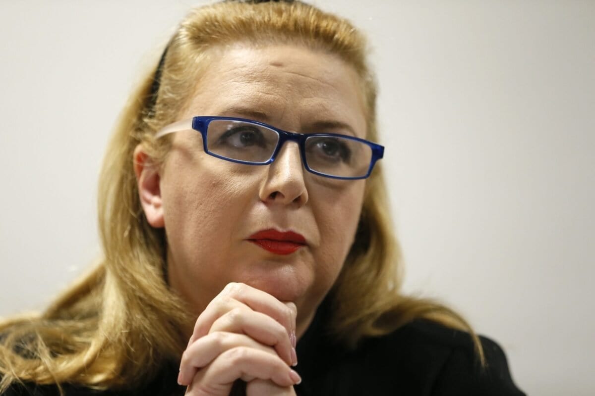 Viúva de Yasser Arafat, Suha Arafat em Paris em 3 de dezembro de 2013 [Patrick Kovarik/ AFP / Getty Images]