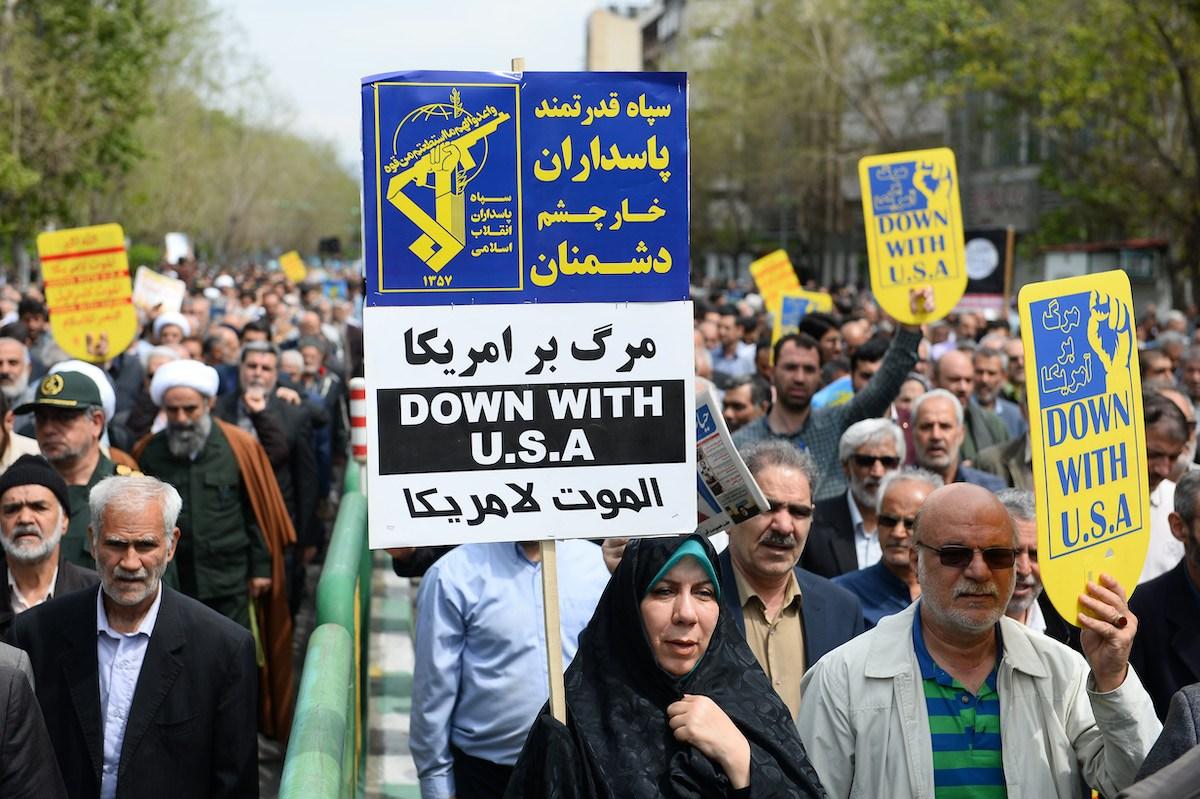 Iranianos protestam contra a decisão do Presidente dos Estados Unidos Donald Trump de designar as Guardas Revolucionárias do Irã como “organização terrorista”, em Teerã, capital iraniana, 12 de abril de 2019 [Fatemeh Bahrami/Agência Anadolu]
