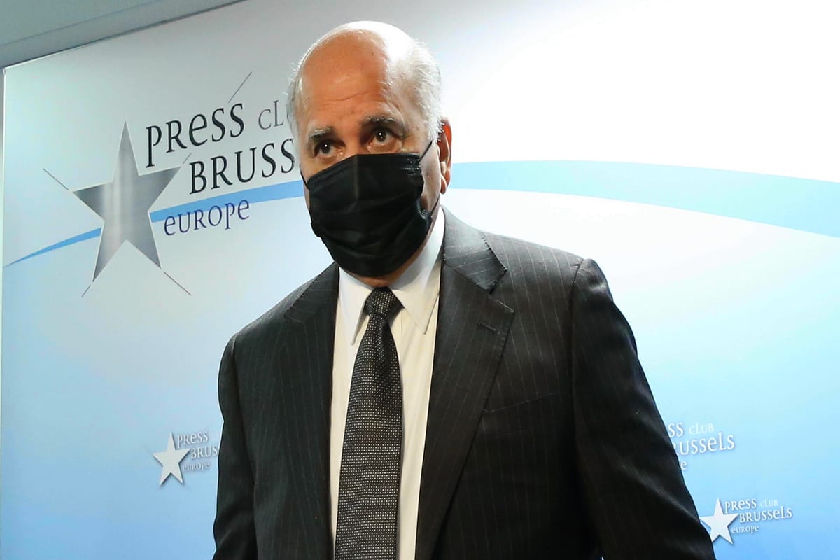 Ministro de Relações Exteriores do Iraque Fuad Hussein, em coletiva de imprensa, em Bruxelas, Bélgica, 17 de setembro de 2020 [Dursun Aydemir/Agência Anadolu]
