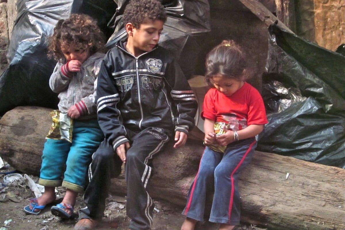 Crianças egípcias no Cairo, Egito [foto de arquivo]