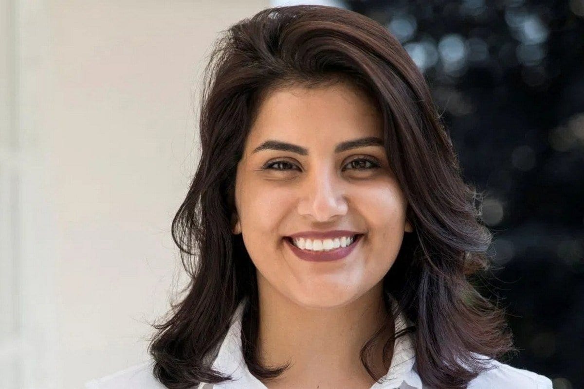 Ativista saudita Loujain al-Hathloul, presa pelas autoridades da monarquia, em 2018 [Prisoners of Conscience/Twitter]