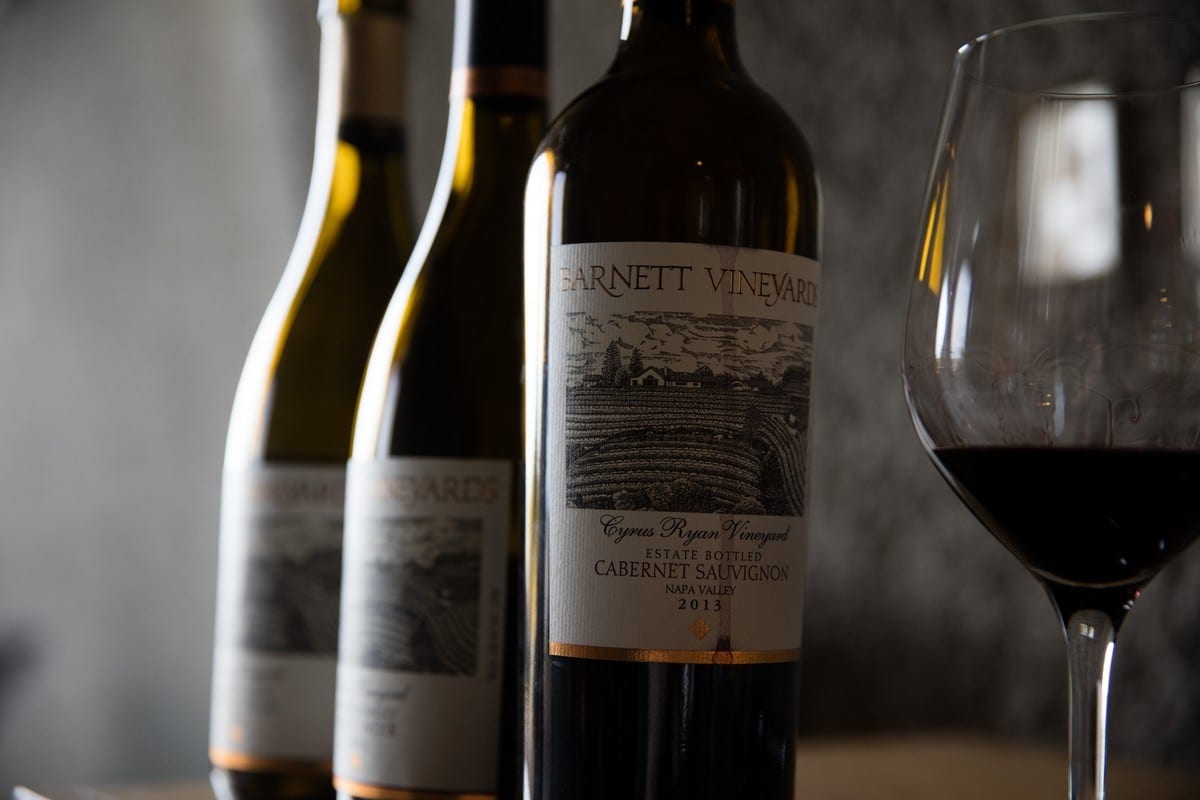 Garrafas de vinho, 17 de novembro de 2015 [WineCountry Media/Flickr]
