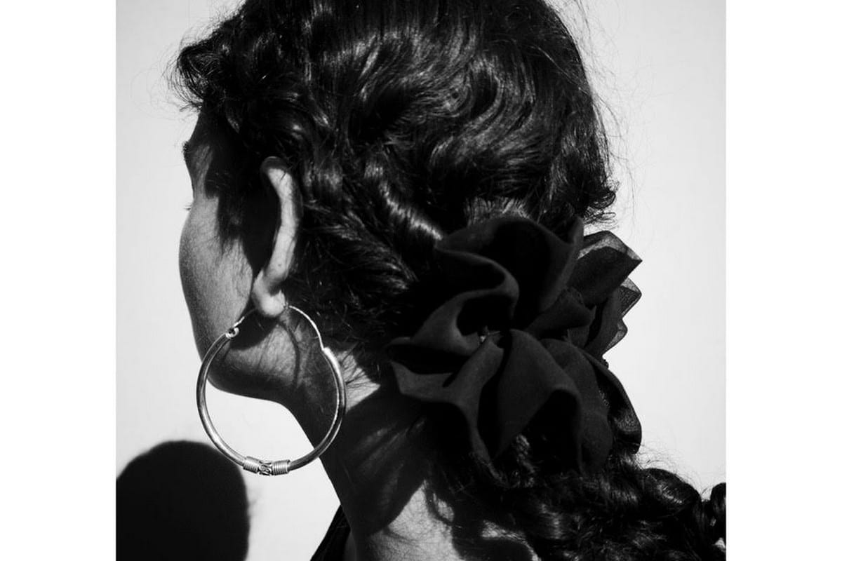 Aros Nostal, modelo de brincos da marca TAVII [Muhammad Salah Abdulaziz]