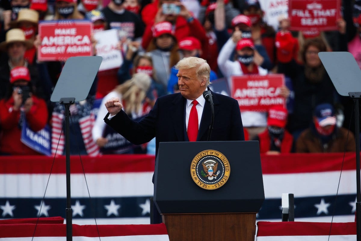    O presidente dos Estados Unidos, Donald J. Trump, organiza um comício de campanha no aeroporto Lancaster em Lititz, Pensilvânia, em 26 de outubro de 2020. [Tayfun Coşkun - Agência Anadolu]