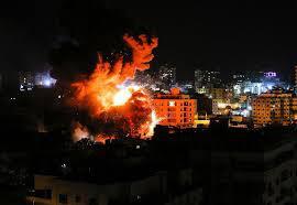 Foto do ataque israelense ao bairro de al-Tuffah na Faixa de Gaza [ Safa News]