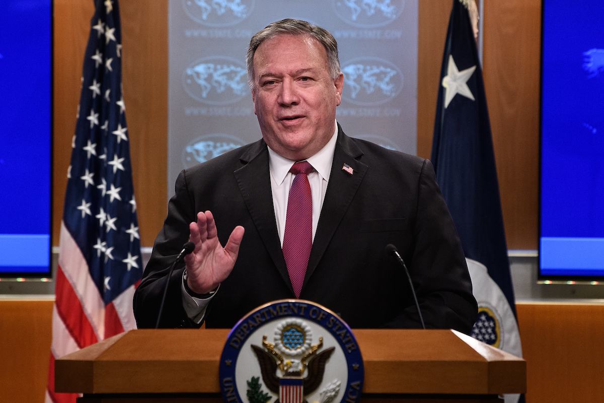  O secretário de Estado dos EUA, Mike Pompeo, durante entrevista coletiva no Estado Departamento em Washington, DC, em 21 de outubro de 2020. [Nicholas Kamm/ AFP via Getty Images]