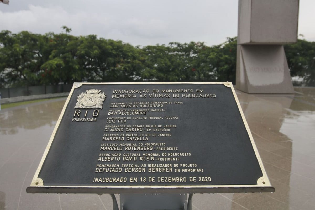 Inauguração do Monumento em Memória às Vítimas do Holocausto, no Morro do Pasmado, zona sul do Rio de Janeiro. [Foto Tânia Rêgo/ Agência Brasil]