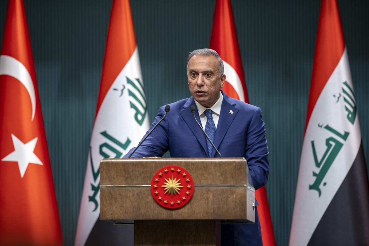 O primeiro-ministro iraquiano, Mustafa Al-Kadhimi, em Ancara, Turquia, em 17 de dezembro de 2020. [Ali Balıkçı/Agência Anadolu]
