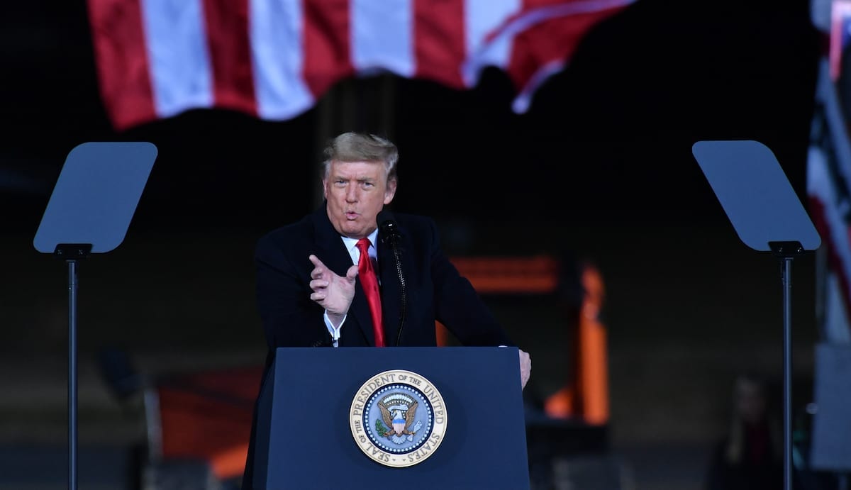 O presidente cessante dos EUA, Donald Trump, na Geórgia, EUA, em 4 de janeiro de 2021. [Peter Zay/Agência Anadolu]
