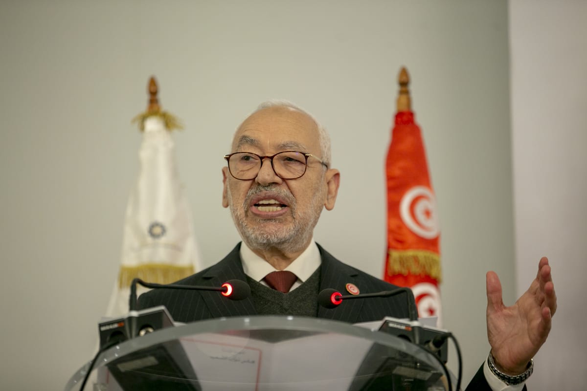 Rached Ghannouchi, presidente do Parlamento da Tunísia e líder do movimento Ennahda, durante painel em Túnis, 12 de janeiro de 2021 [Yassine Gaidi/Agência Anadolu]