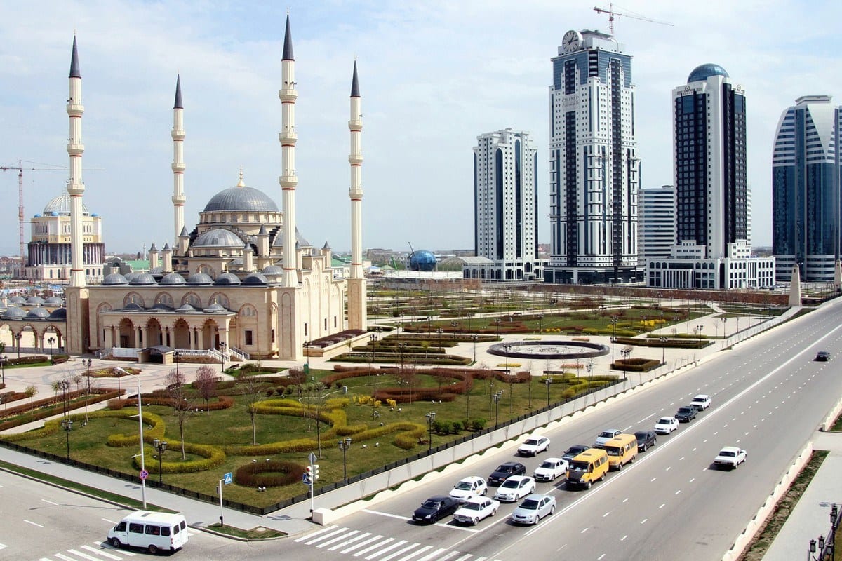 Mesquita Akhmad Kadyrov, conhecida como Coração da Chechênia, em Grozny, 14 de abril de 2021 [STR/AFP/Getty Images]
