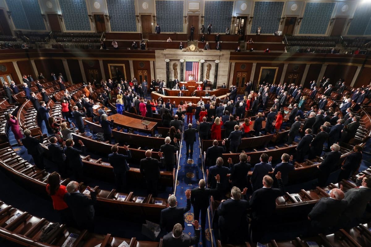 Primeira sessão do 117° Congresso na Câmara no Capitólio dos EUA, em 03 de janeiro de 2021, em Washington. [Tasos Katopodis/Getty Images]
