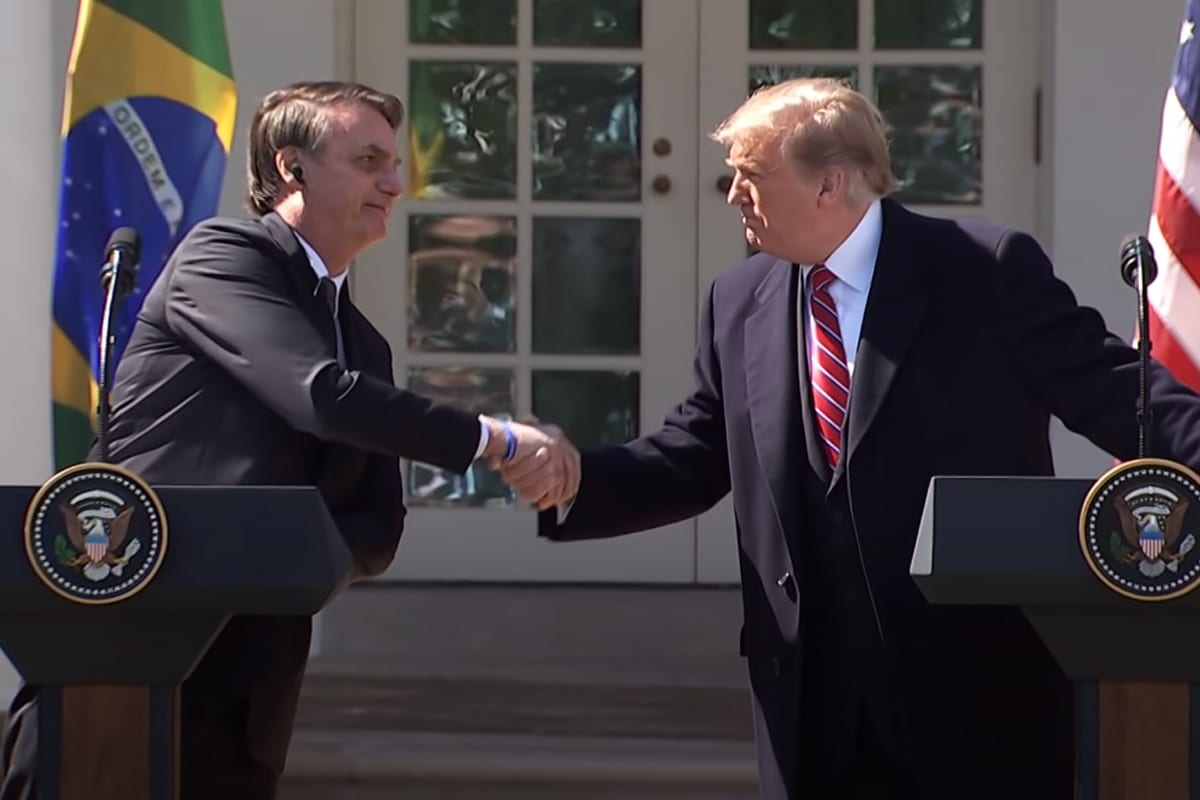 O presidente brasileiro, Jair Bolsonaro, e o presidente americano, Donald Trump, na Casa Branca, em Washington DC, Estados Unidos, em19 de março de 2019 [Ýoutube NBS News]