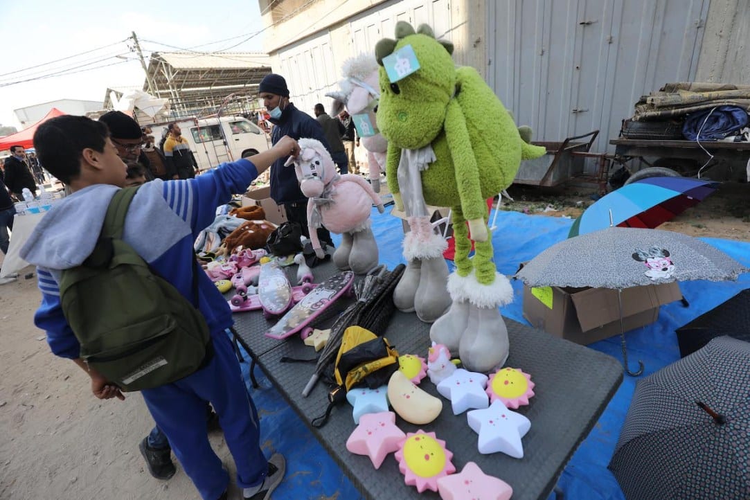 Yarmouk Souq reabre seis meses após ter sido fechado como parte das medidas de bloqueio contra o coronavírus