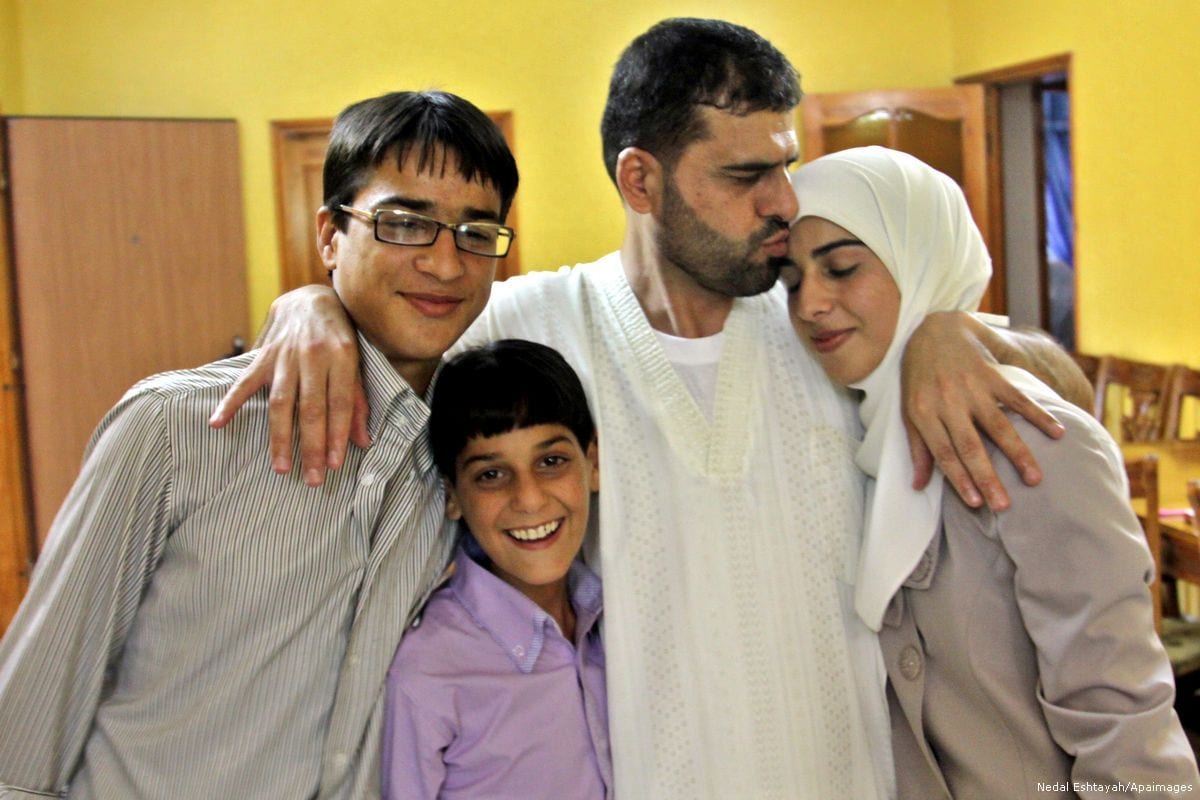 Berenice Bento -   Doutora em Sociologia e professora do Departamento de Sociologia da UnB 
Artigos que ela escreveu: https://outraspalavras.net/author/berenice-bento/