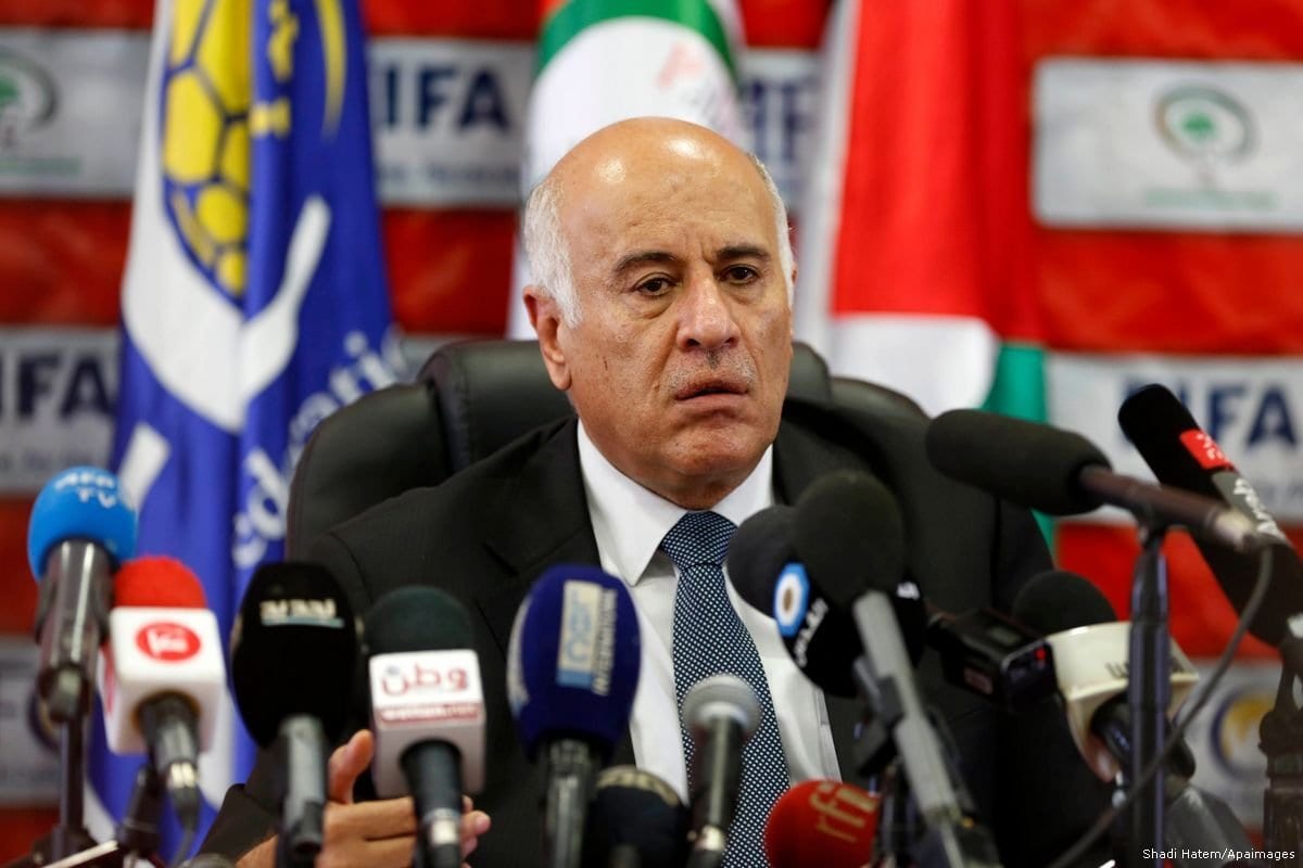 Jibril Rajoub, secretário-geral do Comitê Central do Fatah (CCF) e presidente da Associação de Futebol da Palestina (PFA) [Shadi Hatem/Apaimages]
