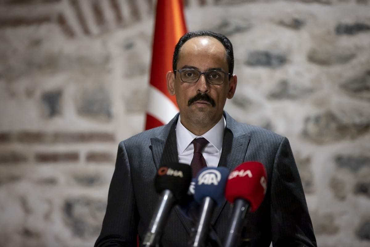 O porta-voz presidencial turco Ibrahim Kalin no Dolmabahce Presidential Working Office em Istambul, Turquia em 29 de novembro de 2020. [Utku Uçrak/ Agência Anadolu]
