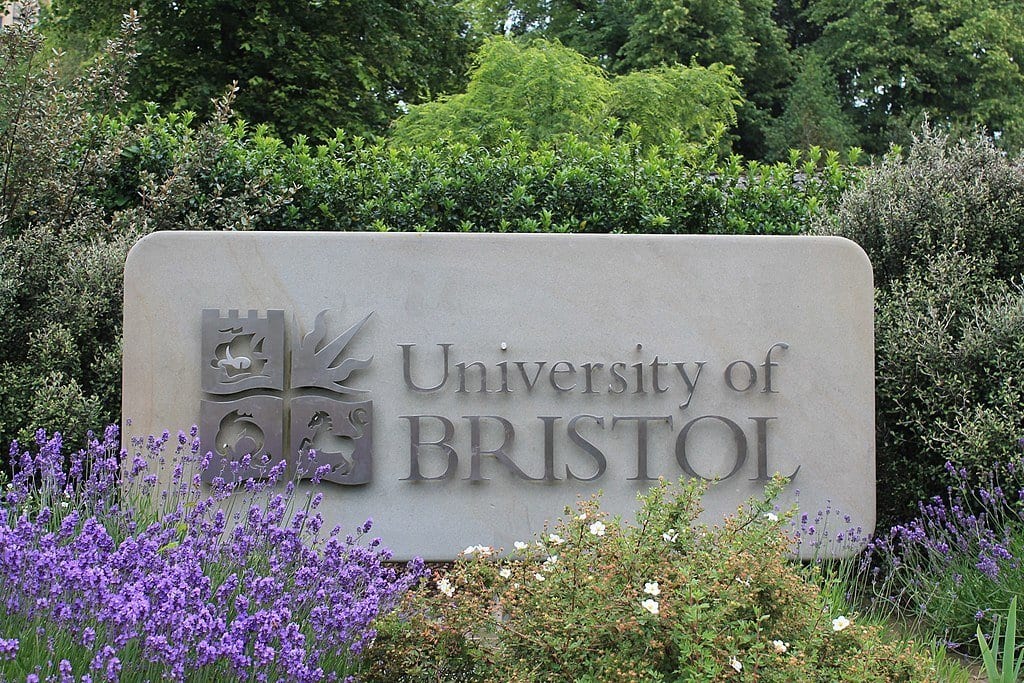 Universidade de Bristol. [Wikipedia]