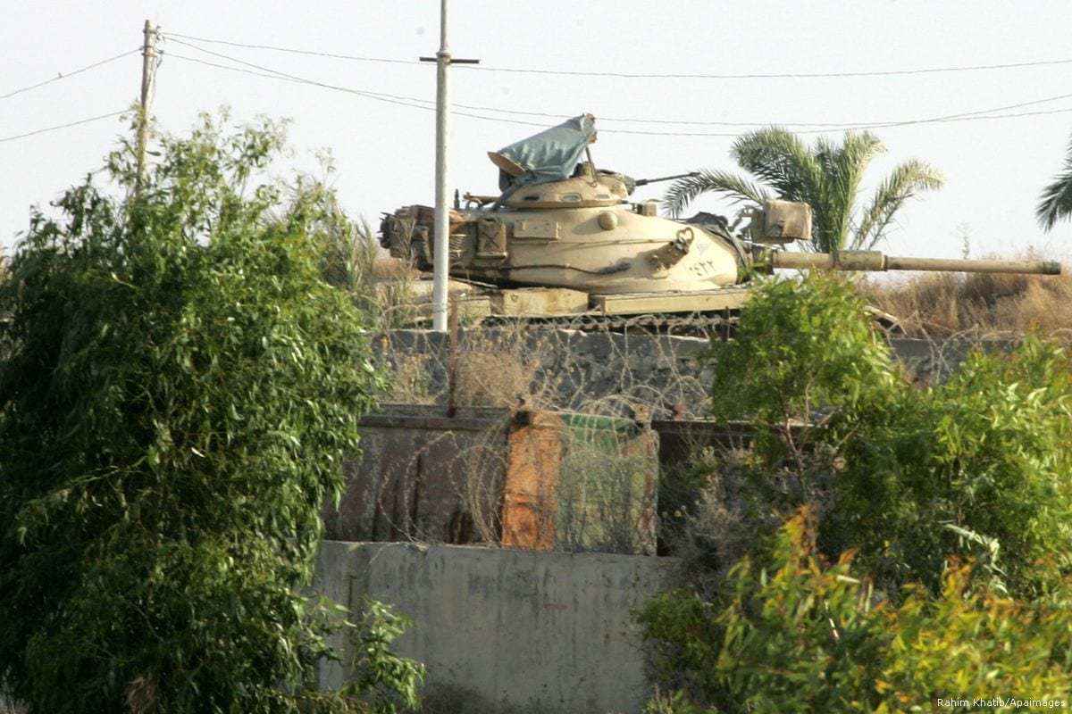 Tanque do Exército do Egito no Sinai, 29 de agosto de 2017 [Rahim Khatib/Apaimages]