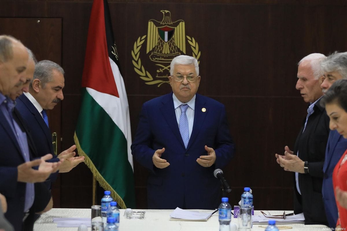 O presidente palestino Mahmoud Abbas lidera a reunião do conselho da OLP em Ramallah, Cisjordânia, em 03 de outubro de 2019 [İssam Rimawi / Agência Anadolu]