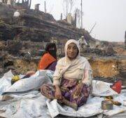 Vista do campo de refugiados de Rohingya em Ukhia depois que um grande incêndio o varreu e destruiu milhares de casas, matando pelo menos 25 pessoas em Ukhia, Cox's Bazar, Bangladesh, em 24 de março de 2021. (Agência Anadolu)