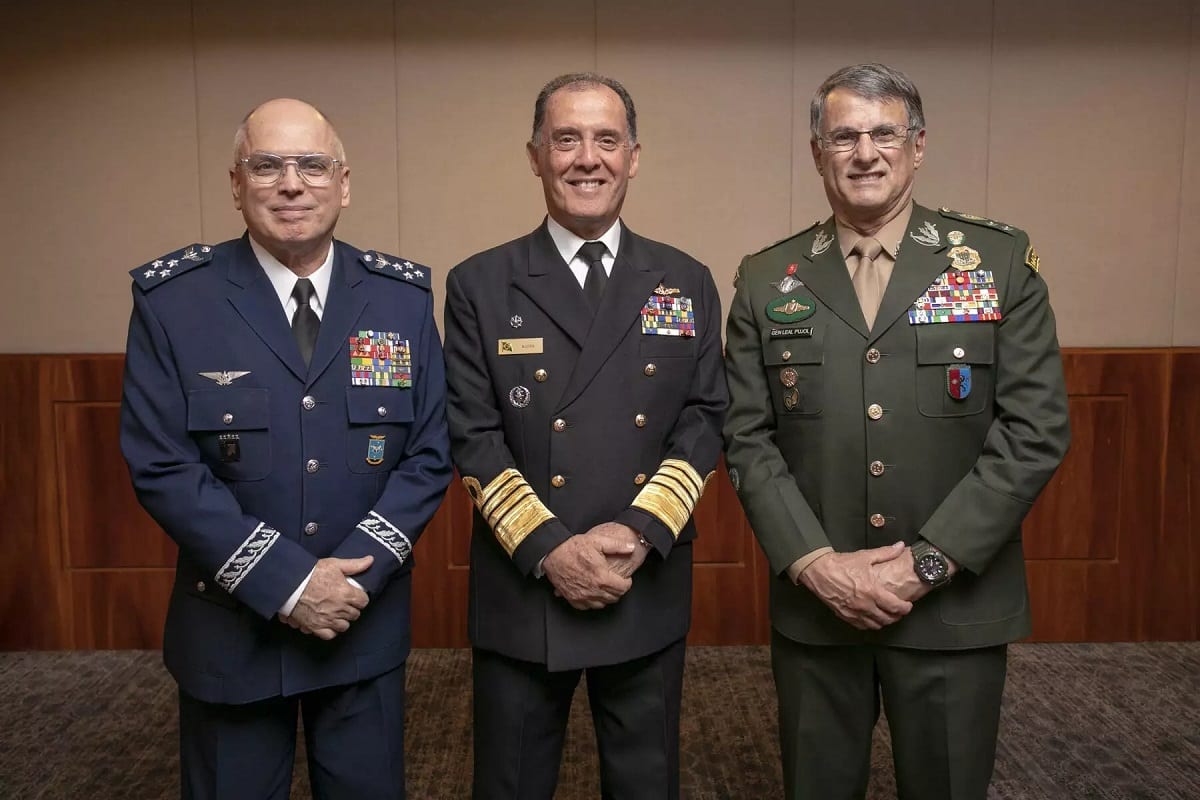 Comandantes da Aeronáutica, da Marinha e do Exército [Divulgação]