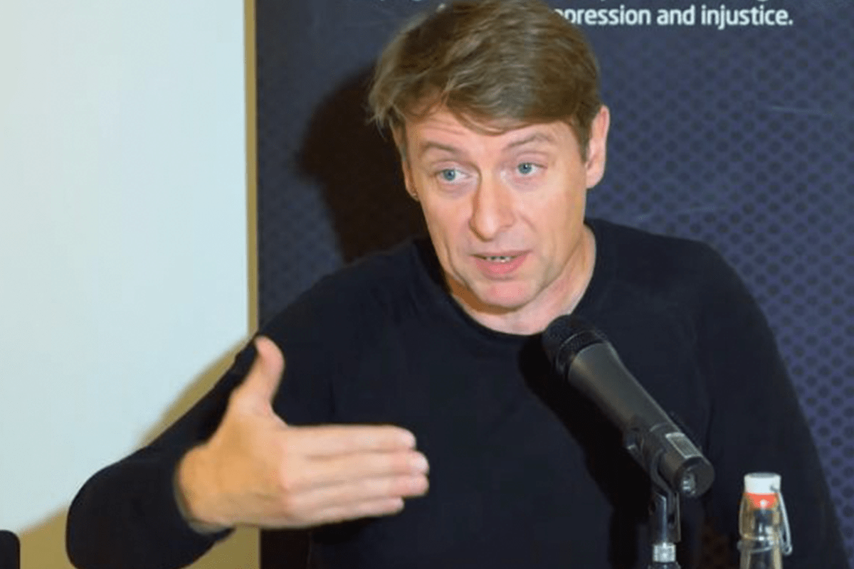 Professor britânico David Miller. [Captura de tela do Youtube]