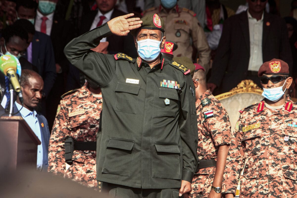 Presidente do Conselho de Soberania do Sudão, general Abdel Fattah al-Burhan, na capital Cartum, em 8 de outubro de 2020. [Ebrahim Hamid/AFP via Getty Images]