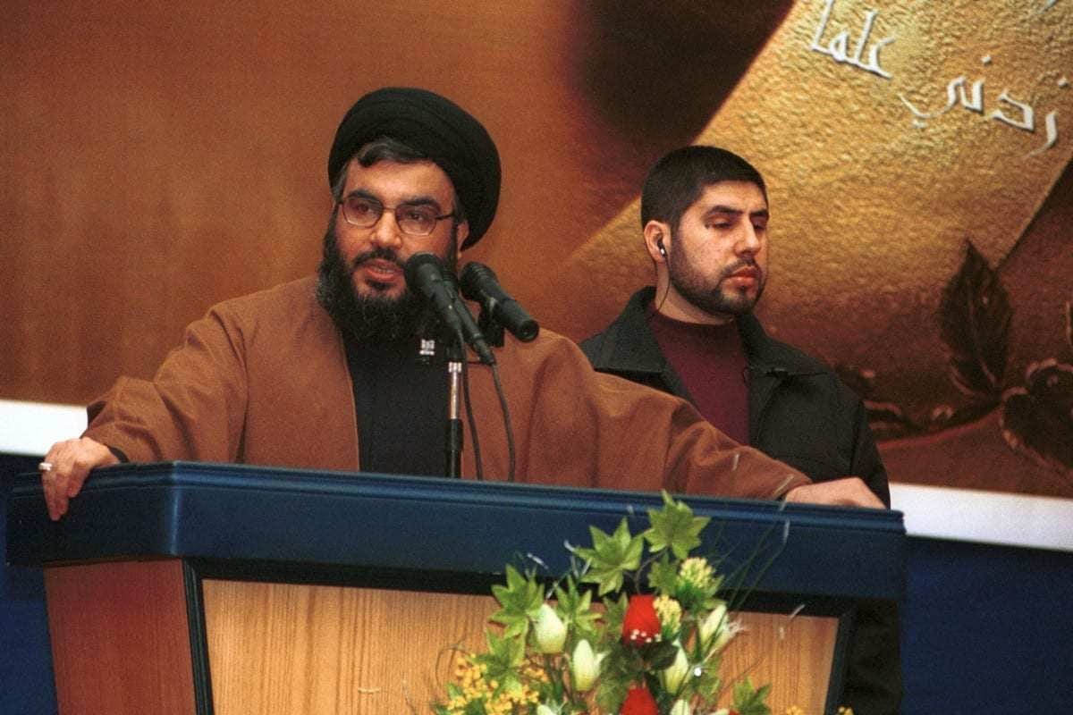 O líder do Hezbollah, Hassan Nasrallah, em Beirute, Líbano, em 8 de fevereiro de 2002. [Courtney Kealy/Getty Images]