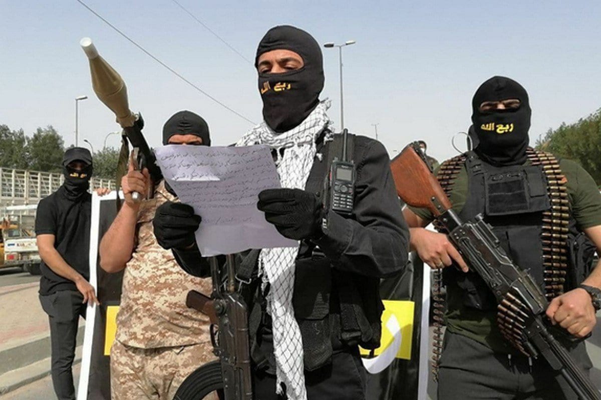 Milícia autodenominada Rab’Allah marcha por Bagdá e ameaça o premiê iraquiano Mustafa al-Kadhimi e forças dos Estados Unidos no Iraque, em 25 de março de 2021 [PMF/Telegram]