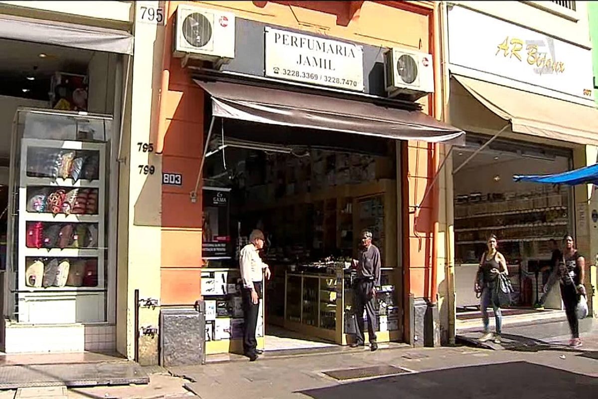 Uma das mais antigas perfumarias do Brasil, pertencente a um descentente de libaneses (Youtube)