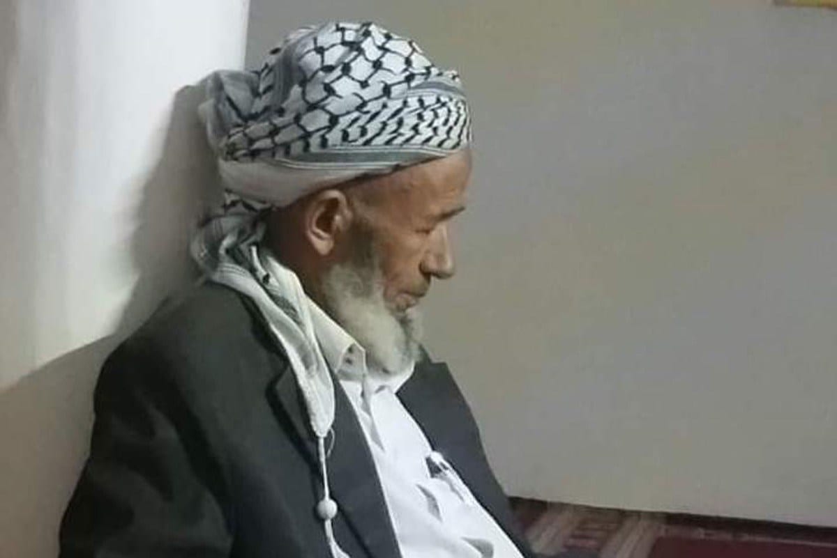 Sheikh Mahyoub Shamsan Al-Zaghouri, de 80 anos, é assassinado no Iêmen [sadamalhorybi1/Twitter]