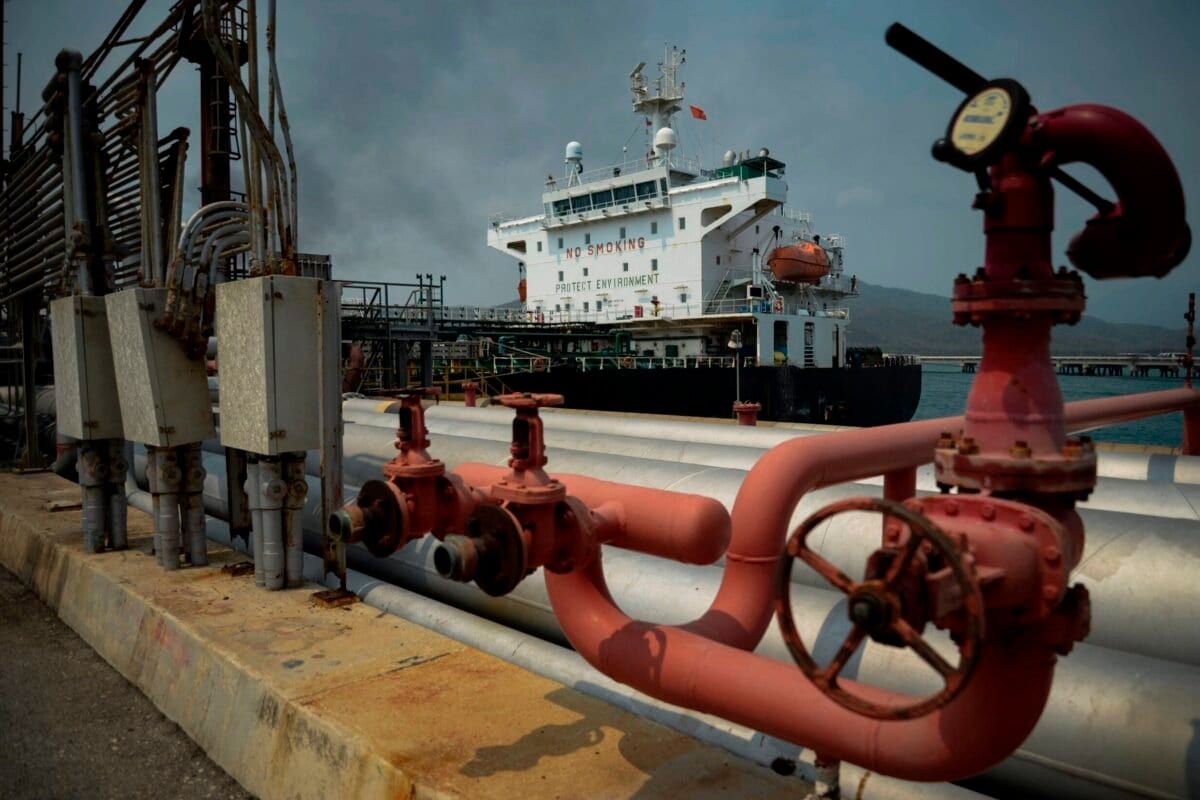 O petroleiro de bandeira iraniana Fortune atracou na refinaria de El Palito após sua chegada a Puerto Cabello, no estado de Carabobo, Venezuela, em 25 de maio de 2020 [AFP via Getty Images]