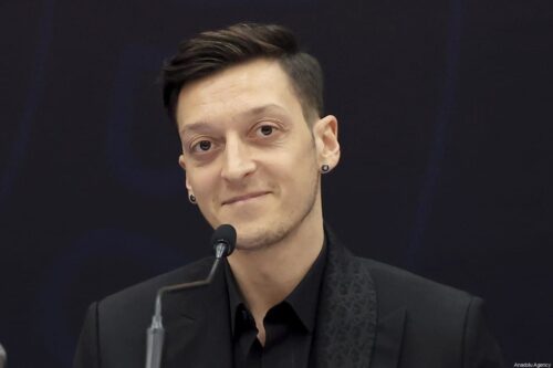 Mesut Ozil em Istambul, Turquia em 27 de janeiro de 2021 [Serhat Çağdaş / Agência Anadolu]