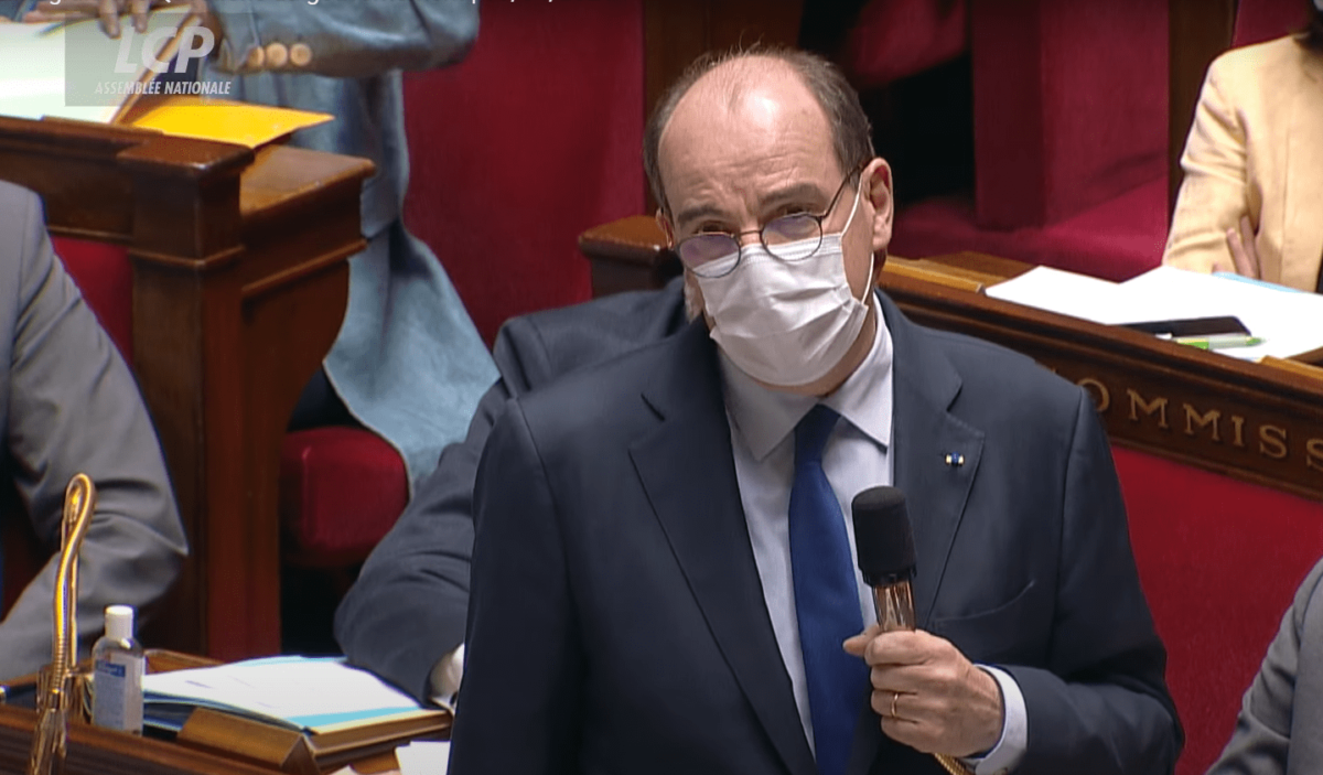 Discurso do primeiro-ministro da França, Jean Castex, no Parlamento, em 13 de abril de 2021, transmitido pelo canal LCP [Reprodução/Youtube]
