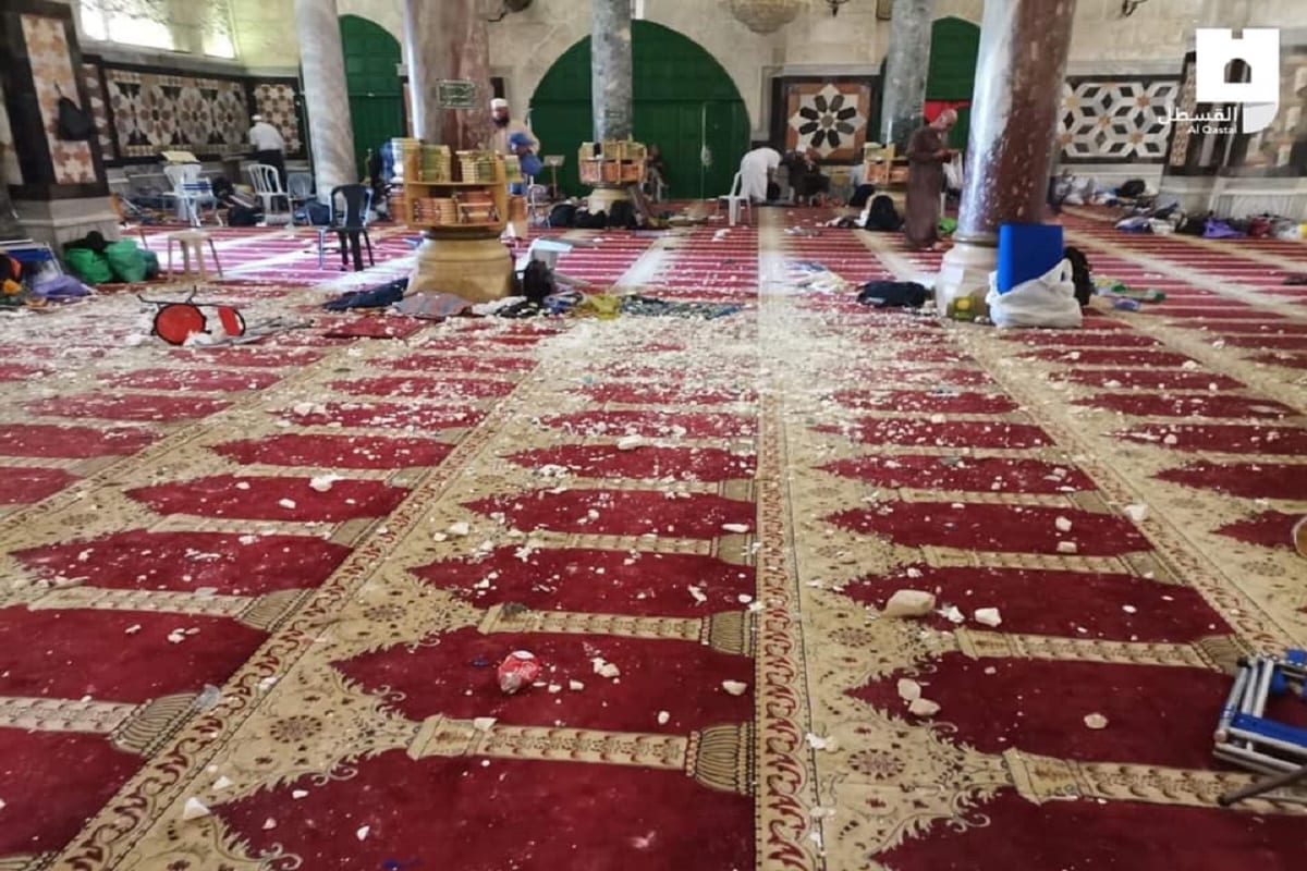 Mesquita de Al-Aqsa foi novamente atacada como marco do Dia de Jerusalém10 de maio de 2021 [ Eyad Tawil/Agência Anadolu]