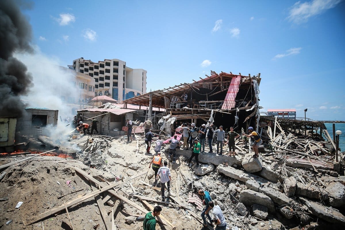 Israel destrói um descanso civil em Gaza [Mustafa Hassona / Agência Anadolu]