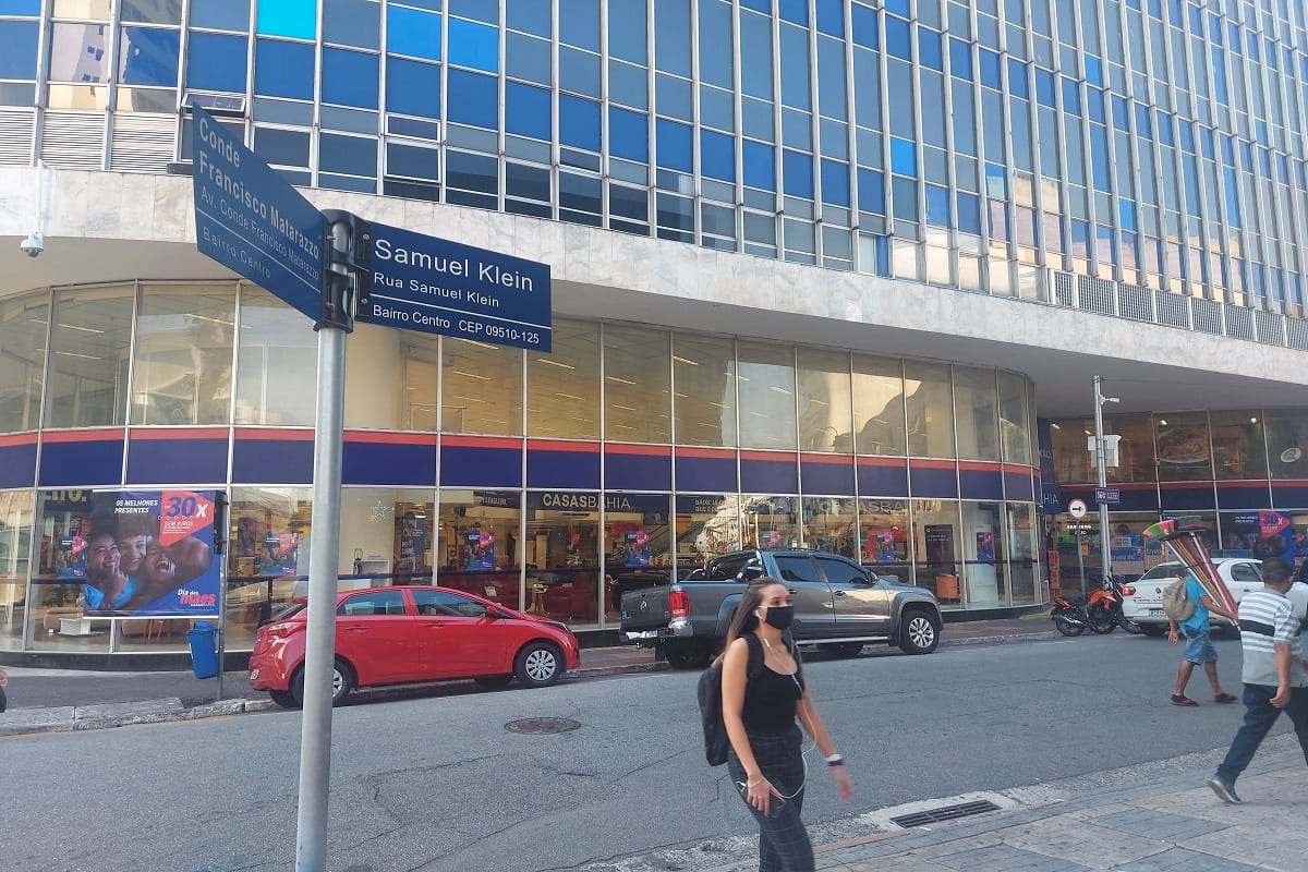 Placa da Rua Samuel Klein em São Caetano do Sul, em 5 de maio de 2021 [Amanda De Sordi/Monitor do Oriente Médio] 