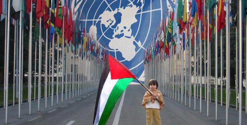 Criança na ONU com bandeira palestina. Guillerno Alvarado  [Radio Havana Cuba]