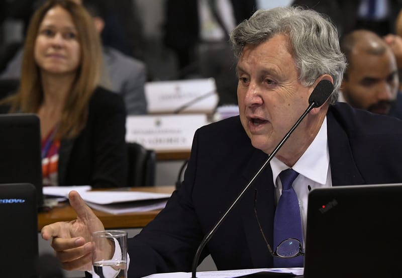 Senador Luis Carlos Heinze (PP-RS) em reunião deliberativa no Senado Federal, Brasília, em 12 de fevereiro de 2020 [Roque de Sá/Agência Senado]
