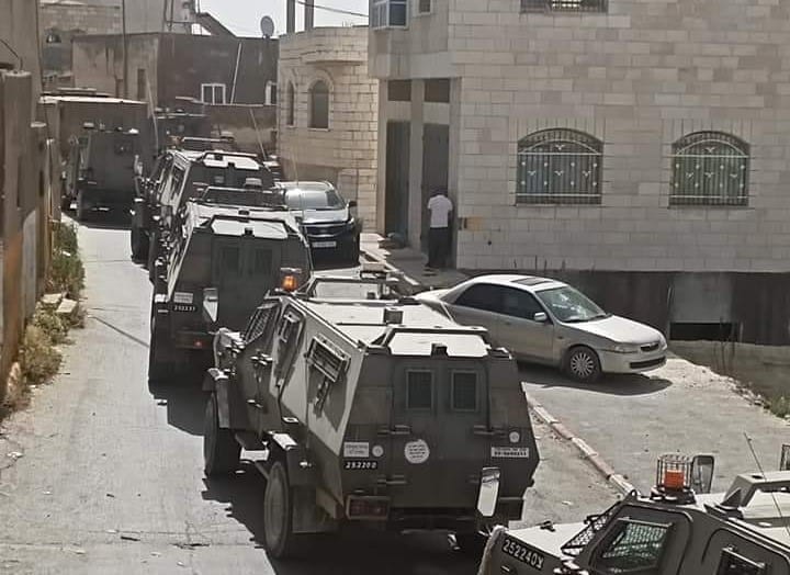 Exército de Israel invade aldeia de Aqraba, perto de Nablus, Cisjordânia ocupada, em 04/05/2021 [Centro de Mídia Internacional para o Oriente Médio]
