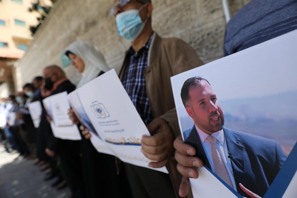 Evento de solidariedade em Gaza exigindo a libertação do jornalista Alaa Al-Rimawi que foi detido pelas forças israelenses em sua casa na Cisjordânia [Mohammed Asad/ Monitor do Oriente Médio]