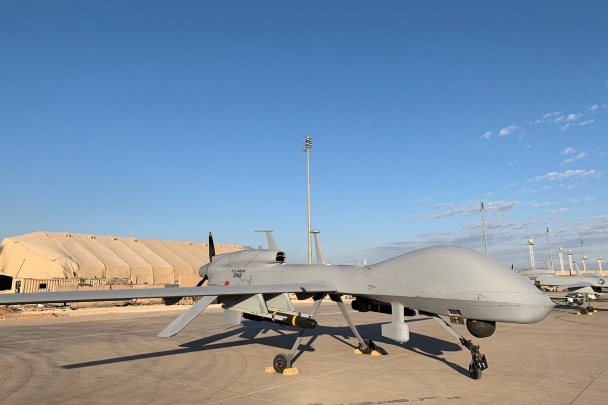 Drones militares dos Estados Unidos na base aérea de Ain al-Asad, na província de Anbar, oeste do Iraque [Ayman Henna/AFP via Getty Images]
